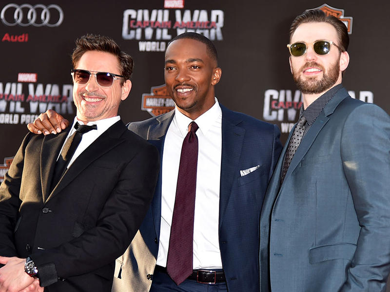 Robert_Downey_Jr_Captain_America_Civil_War_Police_Sunglasses