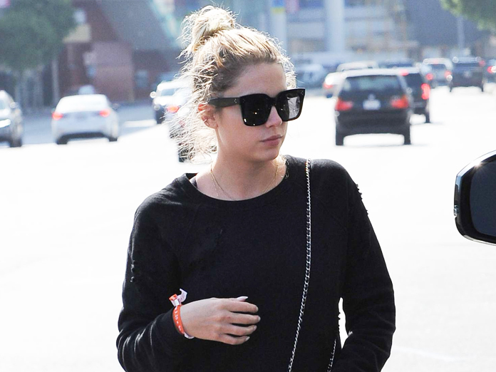 Ashley_Benson_Lunettes_de_soleil_Celine