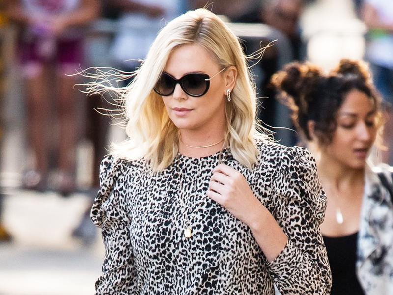 Charlize_Therone_Lunettes_solaires_Salvatore_Ferragamo_SF724S